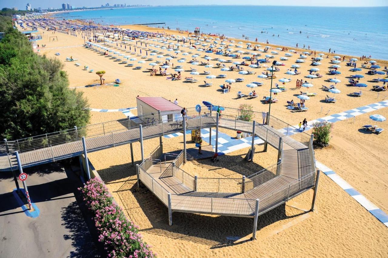 Residenza La Meridiana Lignano Sabbiadoro Buitenkant foto